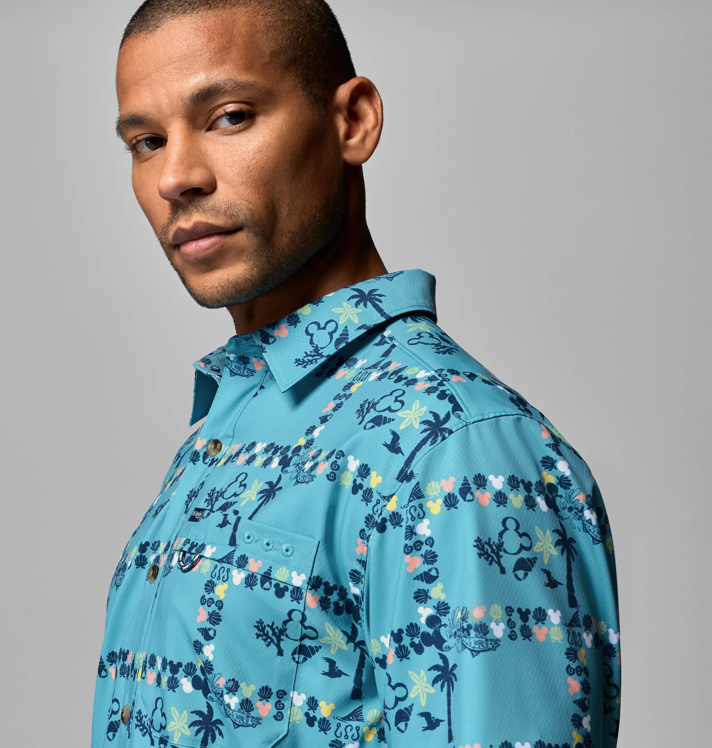 M PFG Disney Super Slack Tide Shirt - Image 4